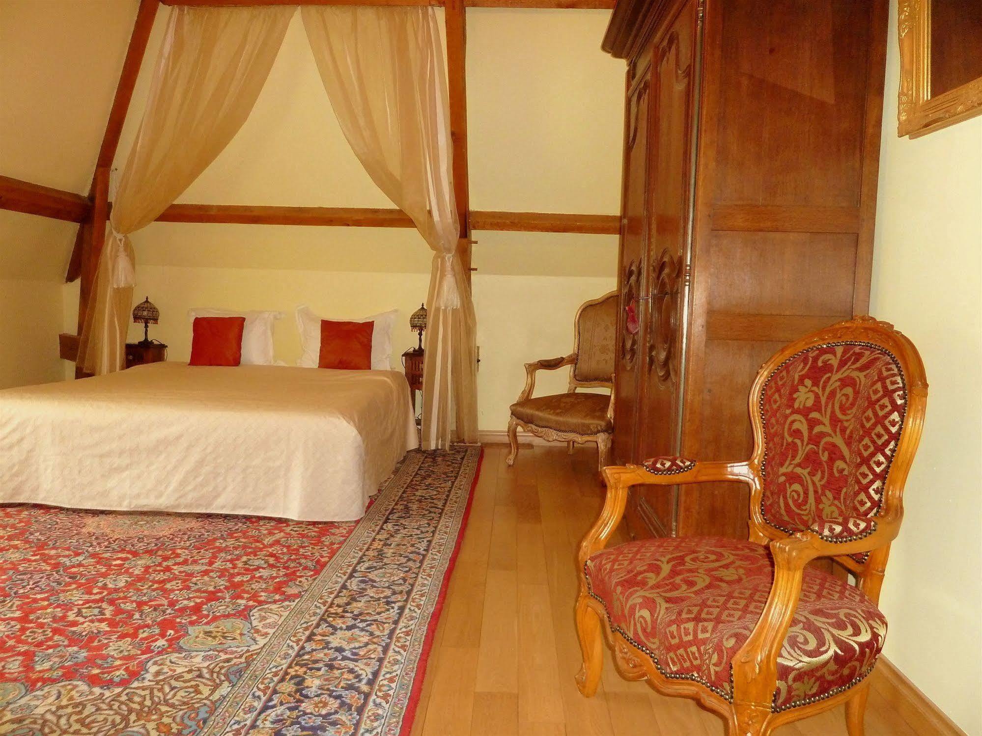 Saint-Pierre-Canivet Domaine De La Tour B&B 외부 사진