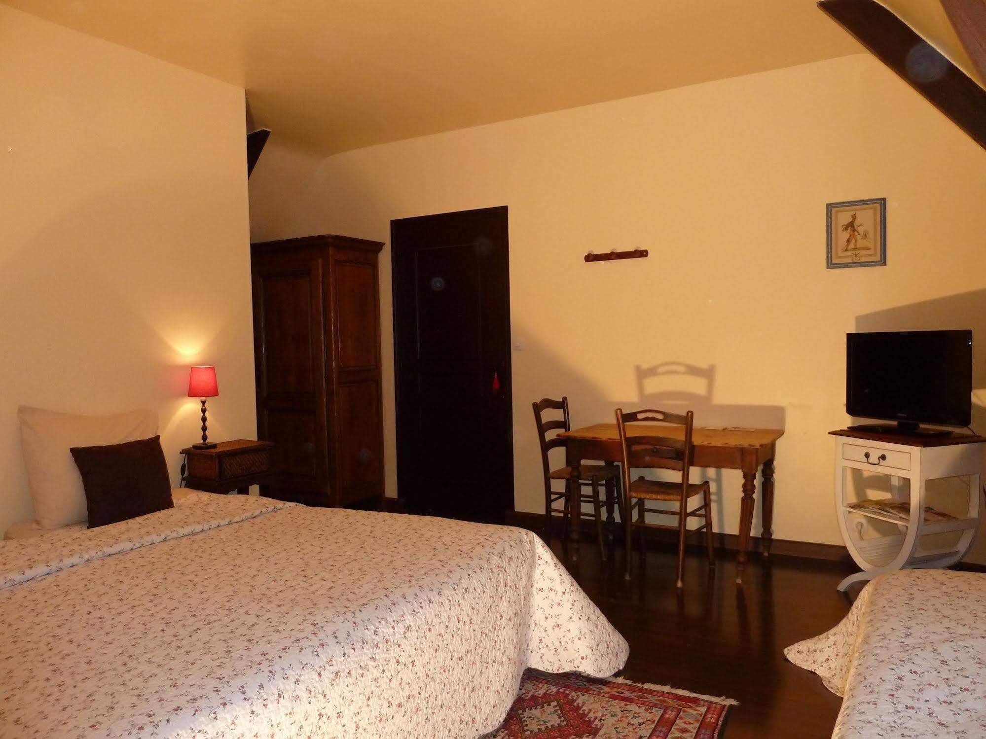 Saint-Pierre-Canivet Domaine De La Tour B&B 외부 사진